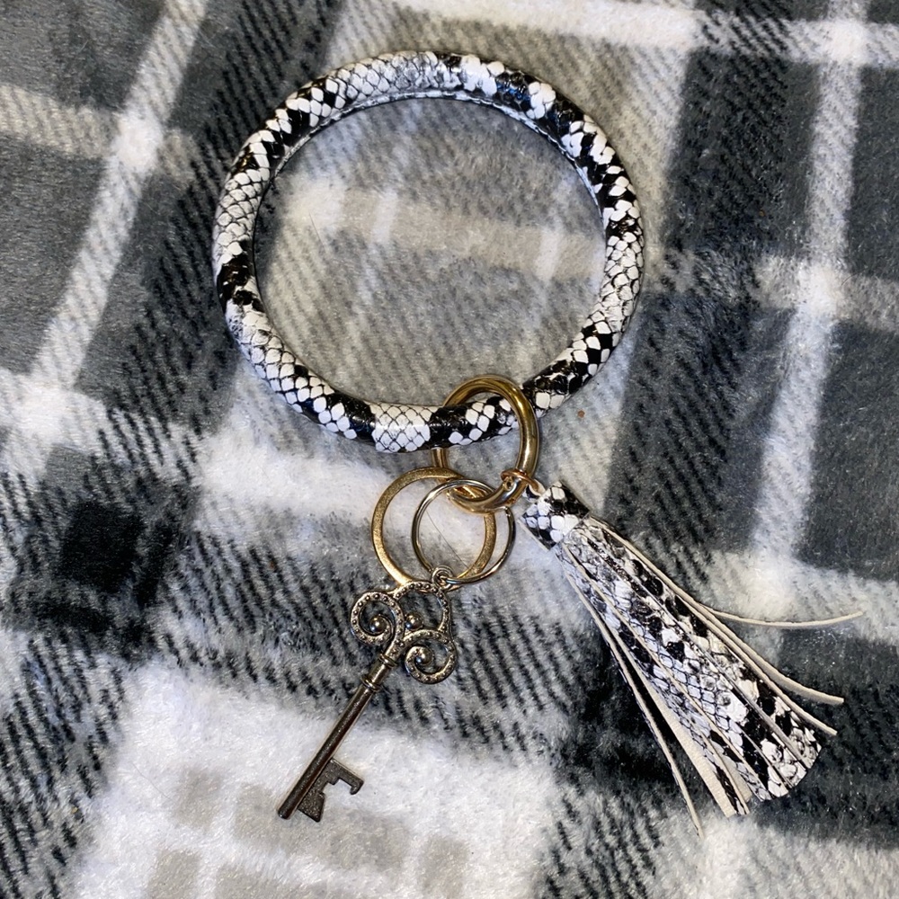 A snakeskin key ring